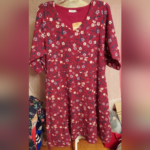 NEW Cotton Traders Tummy Control Floral Print Midi Burgundy Dress Size 18 - Picture 9 of 9